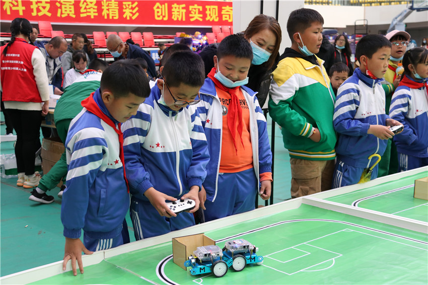 圖為同學們.jpg 圖為同學們.jpg