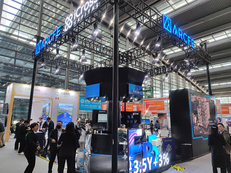 2023年12月16日，第十七屆深圳國(guó)際金融博覽會(huì)在深圳會(huì)展中心開(kāi)幕，近300家金融機(jī)構(gòu)和企業(yè)攜手多款金融產(chǎn)品集中亮相。